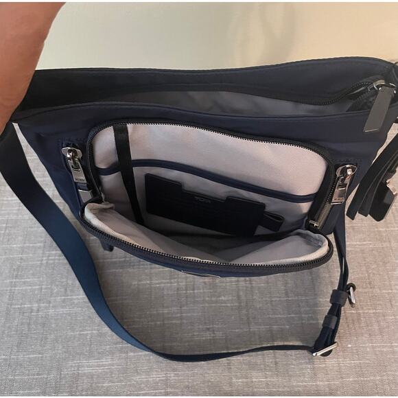 New TUMI Tyler Voyageur Womens Indigo Blue Crossbody - Picture 10 of 14